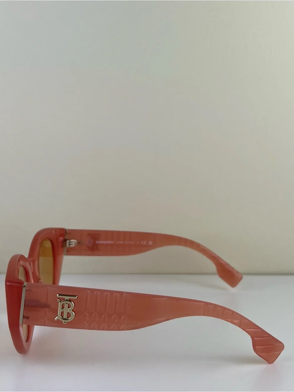 BURBERRY ORANGE ROUND SUNGLASSES - Picture 4 of 13